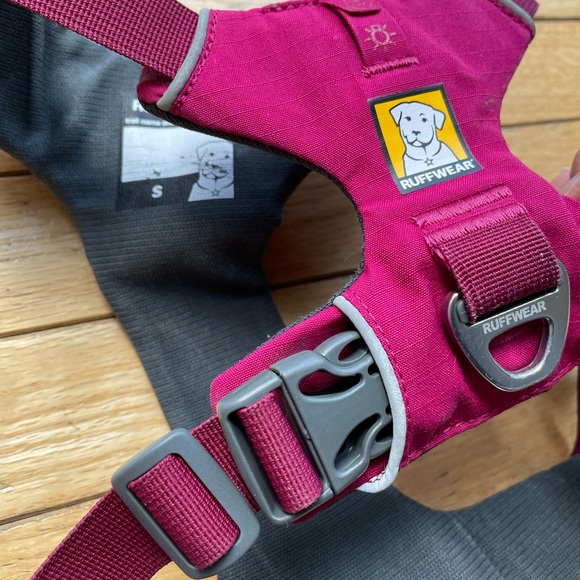 [SOLD] Ruffwear Front Range Harness in Hibiscus Pink (Size: S) 🌺 - Picture 7 of 10